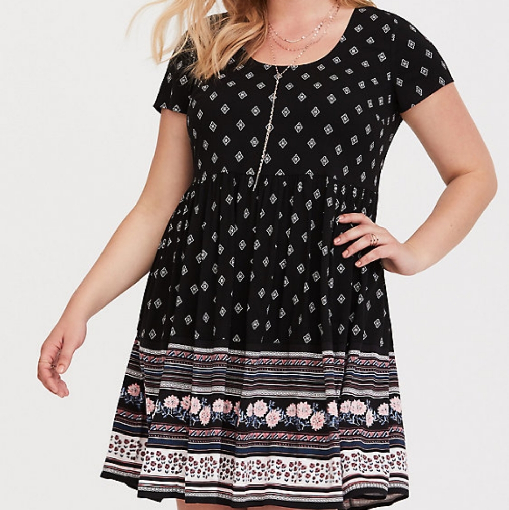 TORRID 3X BLACK BORDER PRINT CHALLIS MINI DRESS